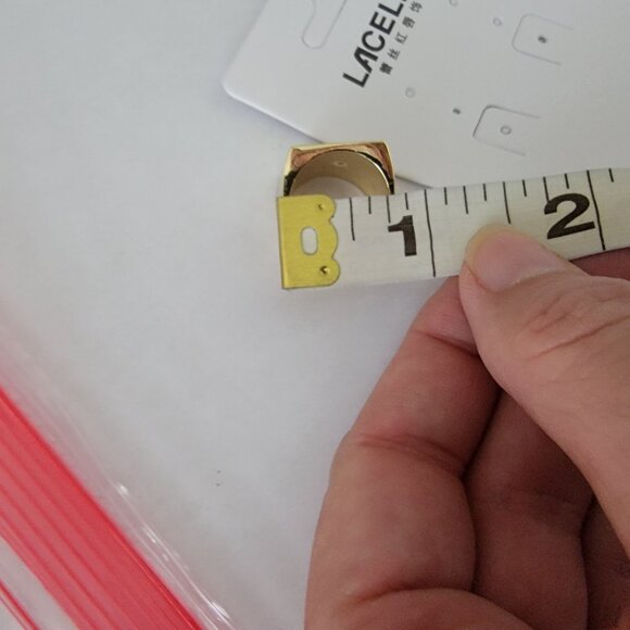 Lacelips Unisex Gold Flat Block Ring - Picture 4 of 5